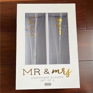 Mud pie Mr and Mrs champagne flutes!  Brand new.